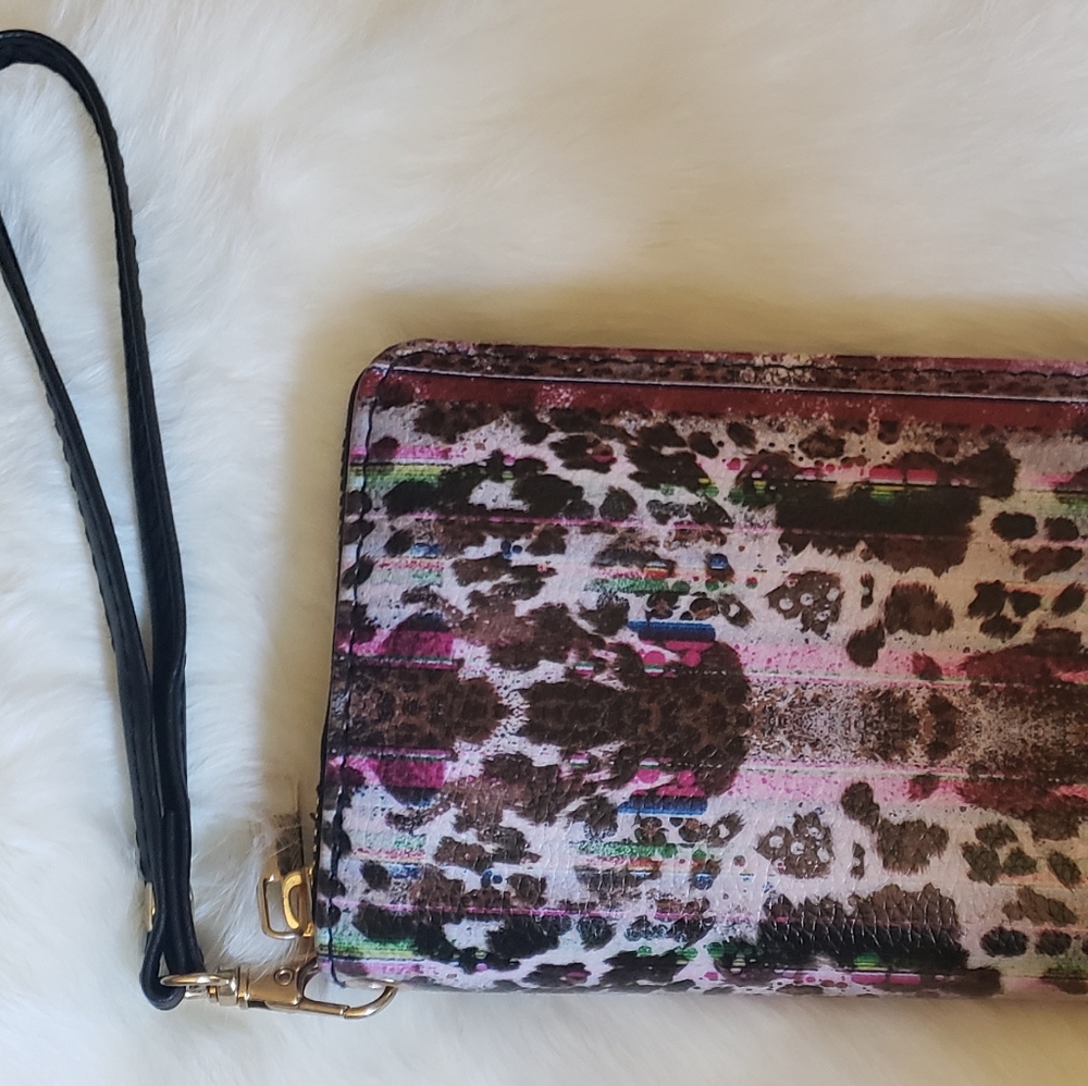 Wildcat Ranch Organizer Clutch Wallet